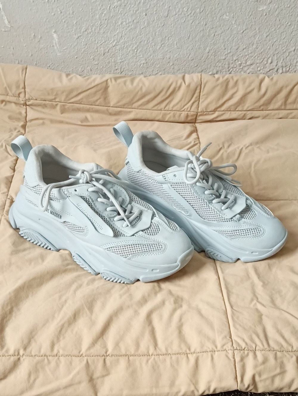 Steve Madden Possession Women’s Chunky Lace-Up Sneakers Size 9.5